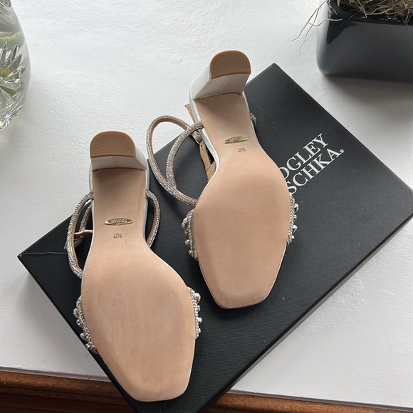 Badgley Mischka Kari Block Heel - Picture 10 of 16